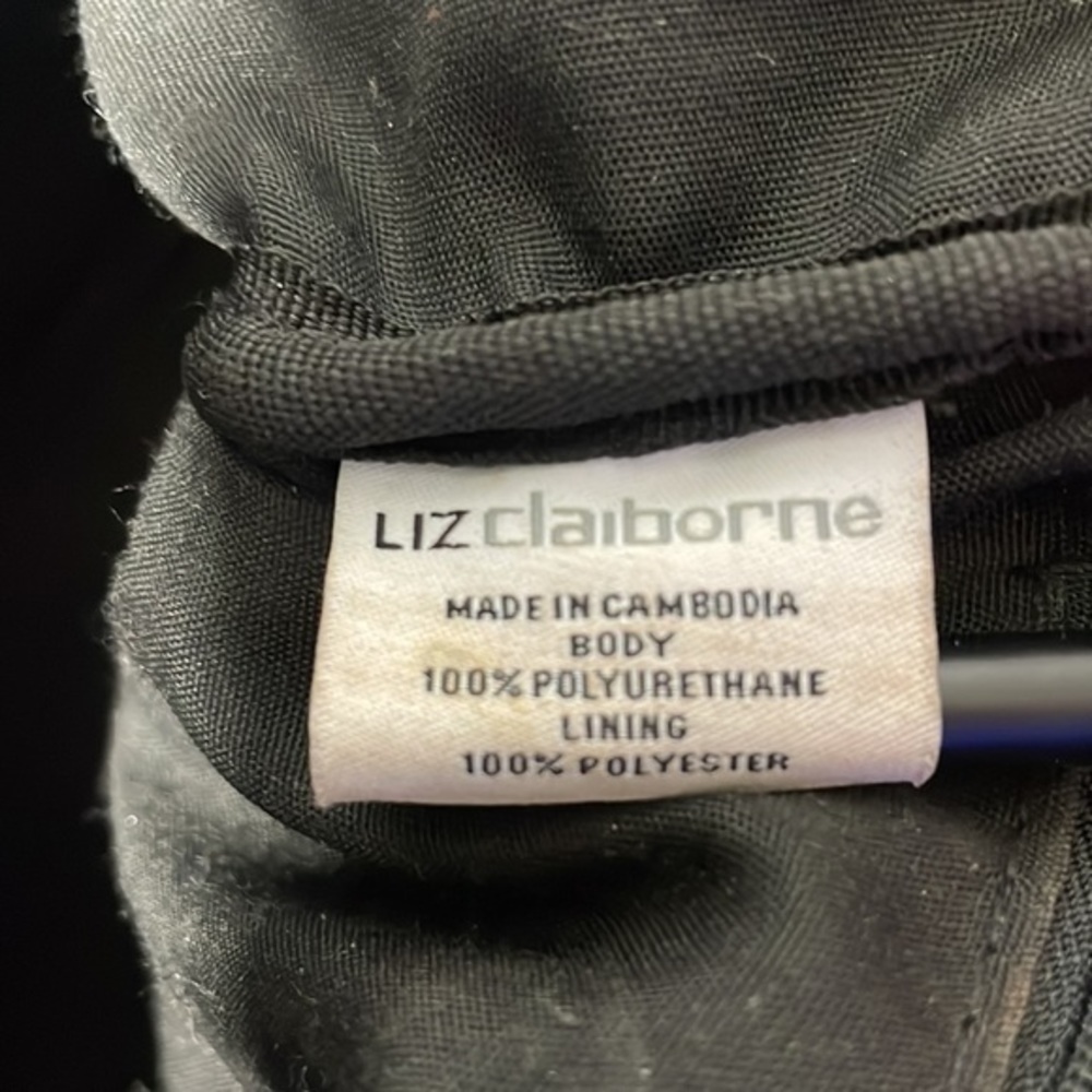 Liz Claiborne Vintage faux vegan leather backpack. Dark brown, can look black. - Picture 13 of 16